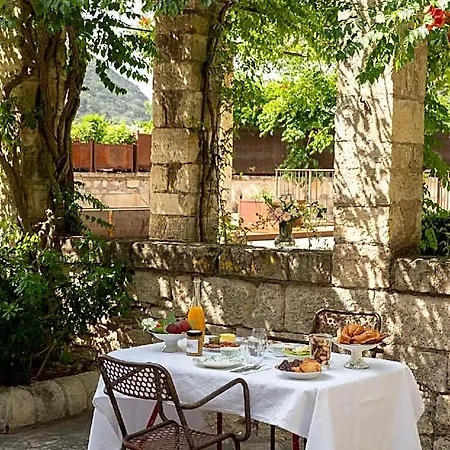 Prieure Saint-nicolas - Les Maisons 4* Dions